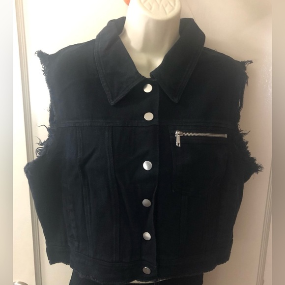 Dolls Kill Cropped Black Denim Jacket Size XX-Large - Picture 2 of 8